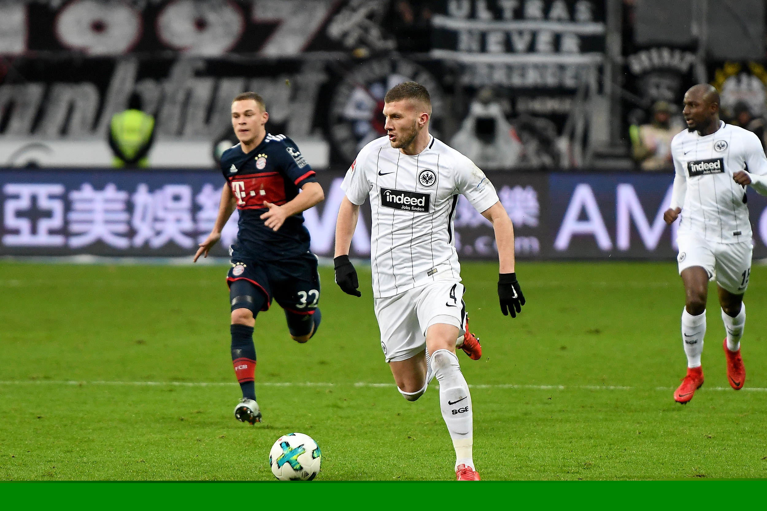 和田宇宙地毯队夺得2025新疆阿图什杯冠军，冠军奖金100万元（和田宇宙地毯队加冕2025新疆阿图什杯，揽获100万元冠军奖金）